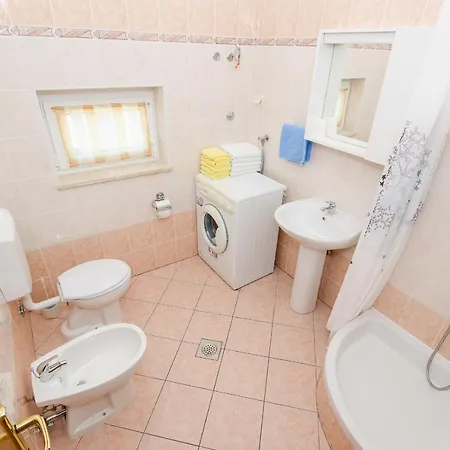 דירה Amfora רוביני