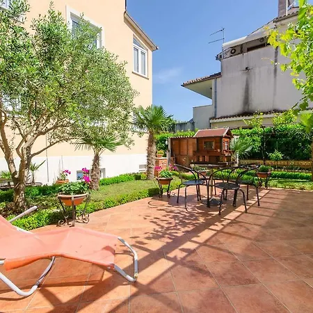 דירה Amfora רוביני