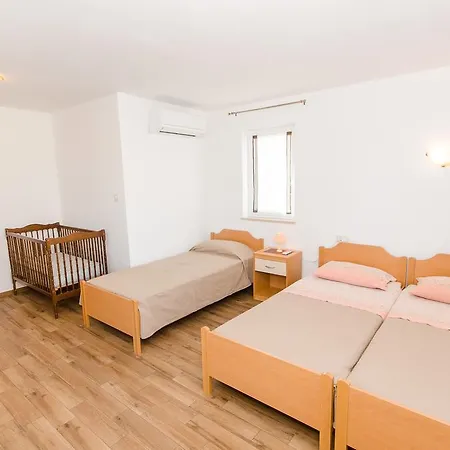 דירה Amfora רוביני